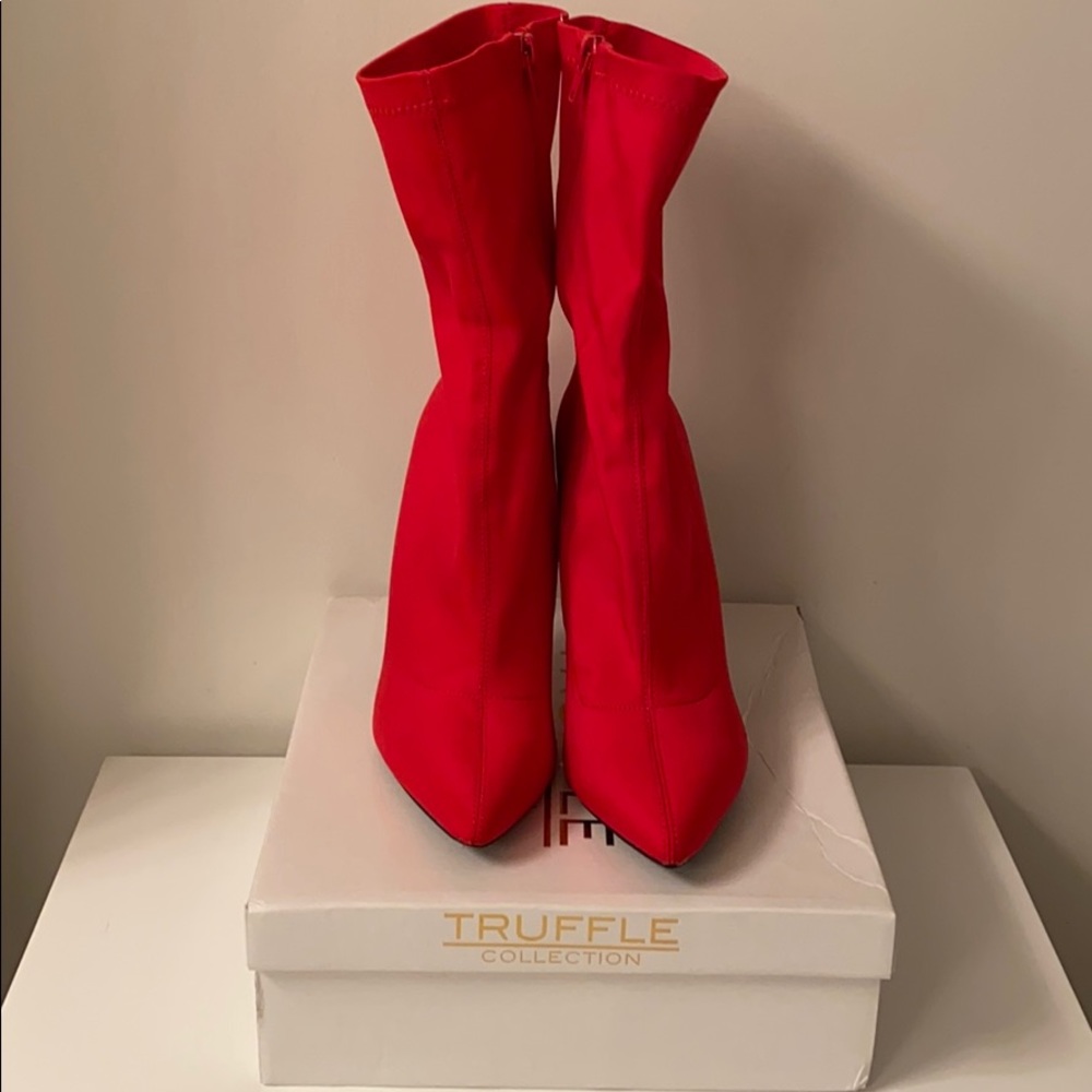 Red Sock Booties w/box